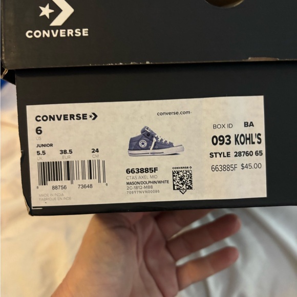 Converse - Picture 2 of 9